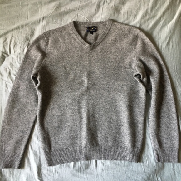 Men's cashmere sweater label size M but fits small - Picture 1 of 3